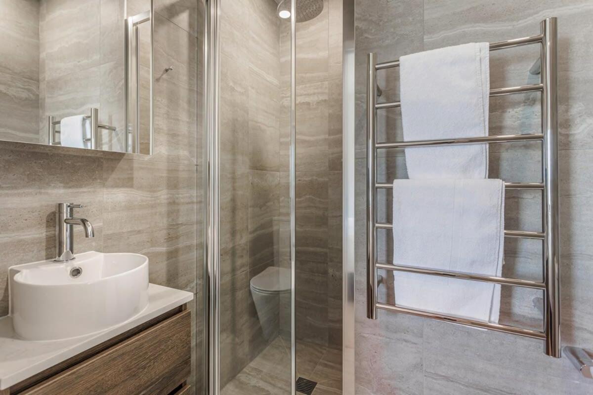 شقة Fresh & Sleek Grey Lynn Unit With Private Patio أوكلاند المظهر الخارجي الصورة