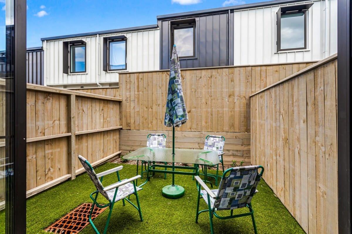 شقة Fresh & Sleek Grey Lynn Unit With Private Patio أوكلاند المظهر الخارجي الصورة